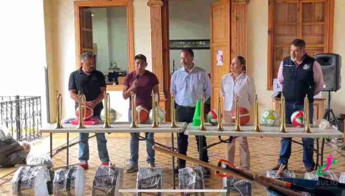 En Pátzcuaro trabajamos fomentando el Deporte en Escuelas de todo el Municipio; Julio Arreola Vázquez