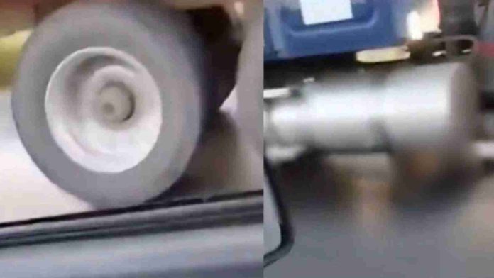 En redes sociales circula un video en el que se exhibe a un presunto asaltante siendo arrastrado por un tráiler.
