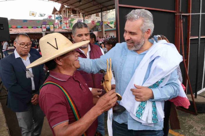 Como resultado de la implementación de los programas de bienestar, de la administración estatal y del gobierno federal, 340 mil michoacanos