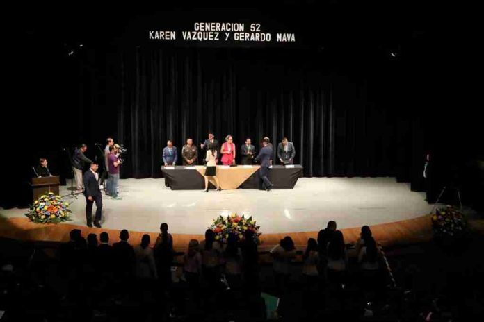 Lleven en alto el escudo de la Universidad Michoacana: Yarabí Ávila