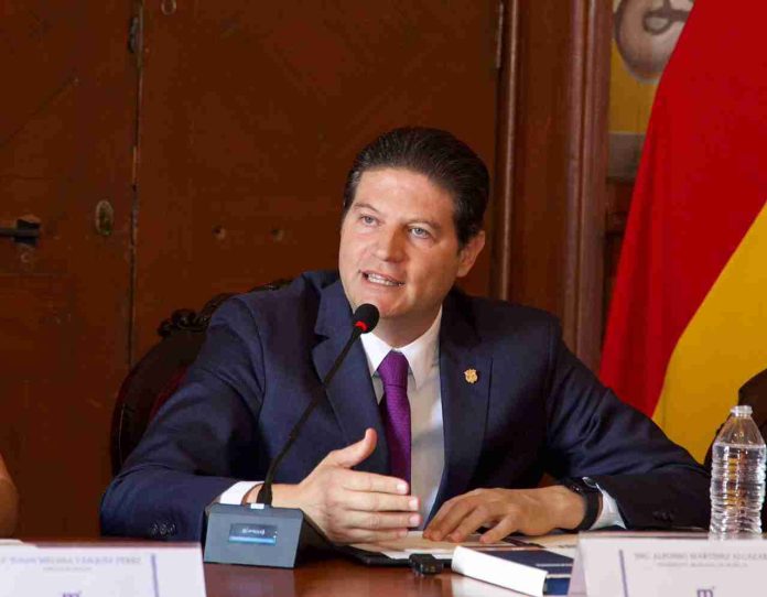 El presidente de Morelia, Alfonso Martínez Alcázar, aseguró que la capital michoacana crece con seguridad a través de un proyecto que surgió desde el 2015 y el cual permite, que el municipio cuente con su propia Policía para garantizar el desarrollo de la ciudad.