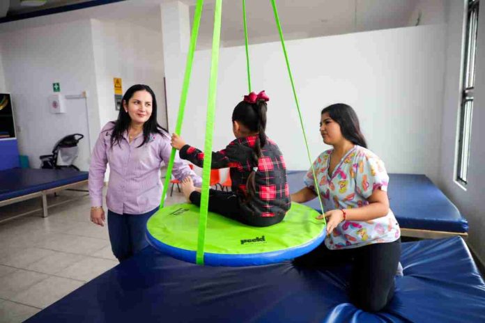 Fortalece DIF municipal el Centro de Rehabilitación Infantil de Uruapan con equipos nuevos