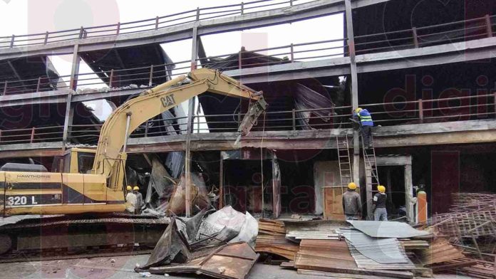 Demolición del estacionamiento del Mercado Independencia en un 45% : Secretaría de Obras Públicas