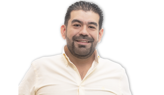 A costa de lo que sea, hasta de la traición, Huacus busca el Senado