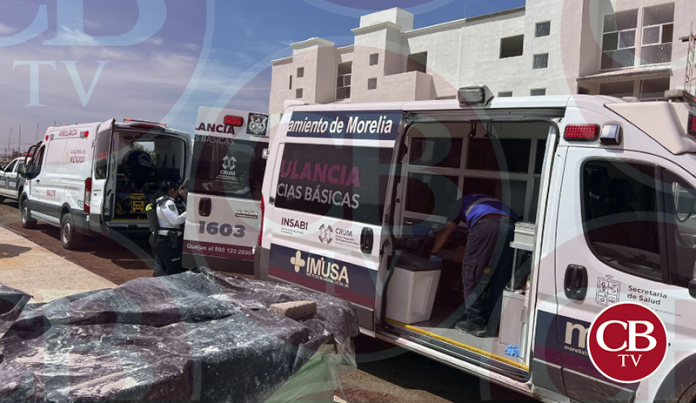 Albañiles se caen de un andamio de 5 metros en Villas del Pedregal