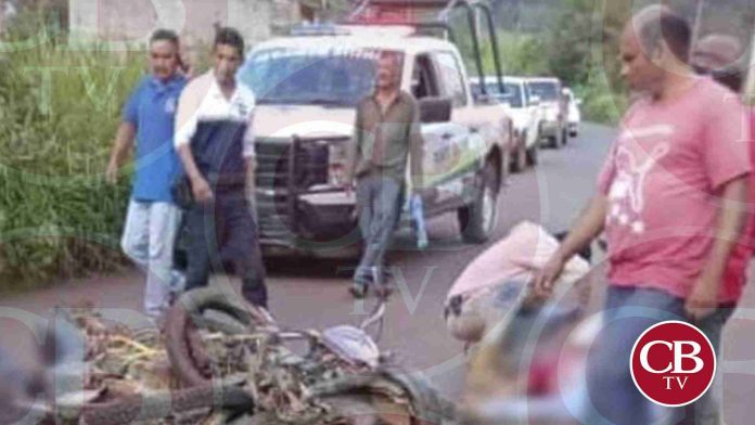 Chocan dos motociclistas y solo uno sobrevive