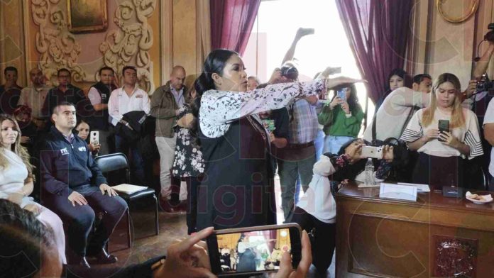 Toma protesta nueva jefa de Tenencia Morelos