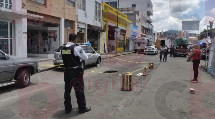 Policía Morelia implementa operativo vial por socavón en Vicente Santa María