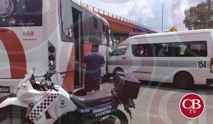 Les “valió” el pasaje, ambas unidades querían pasar primero