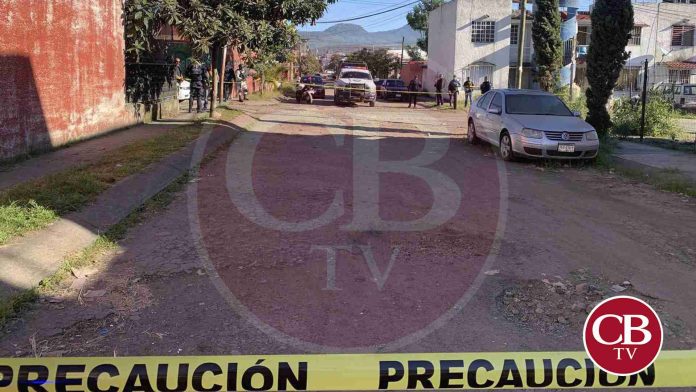 Dos hombres baleados terminan en hospital de Uruapan