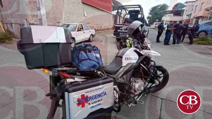 Atacan a balazos a un joven en la Quinta de Uruapan
