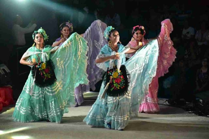 Gran fiesta se vivió en el X Festival Nacional Mariachi y Danza