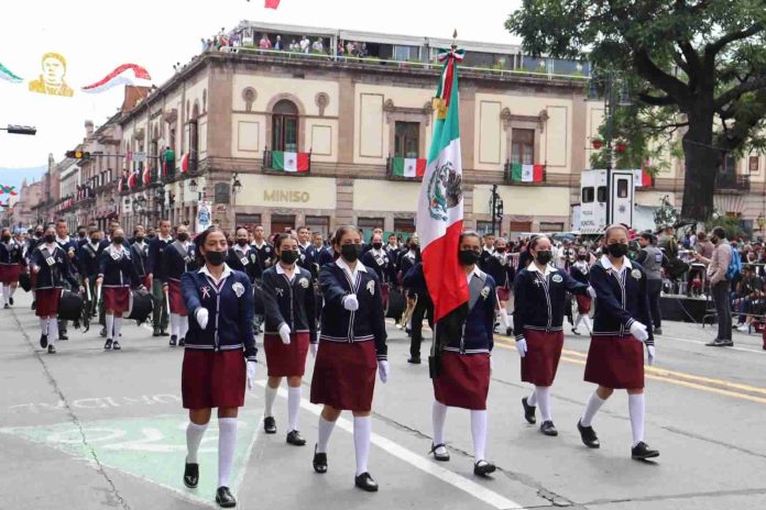 Más de 3 mil estudiantes se alistan para el desfile del 16 de septiembre