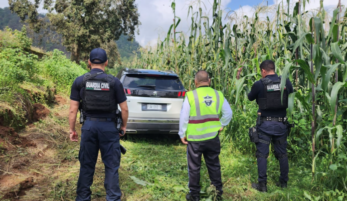 Recuperan auto hurtado con lujo de violencia