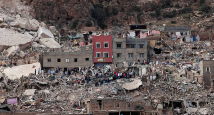 Suman dos mil 900 muertos por terremoto en Marruecos