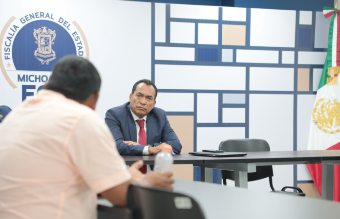 Atiende Fiscal General a pobladores de comunidades indígenas de Zitácuaro