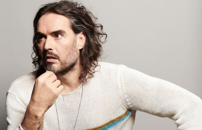 Russell Brand es acusado de abuso sexual por cinco mujeres
