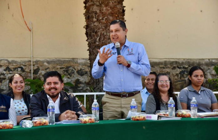 Destaca Nacho Campos labor de padres de familia en nuevo modelo educativo