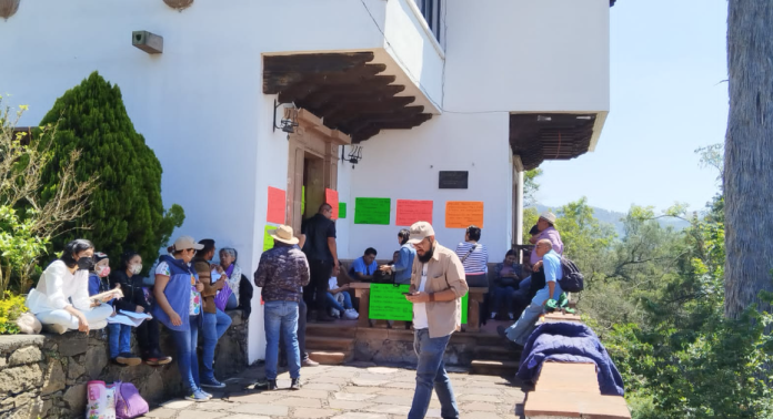 Paro indefinido de labores de Académicos y profesores la Universidad Intercultural Indígena de Michoacán
