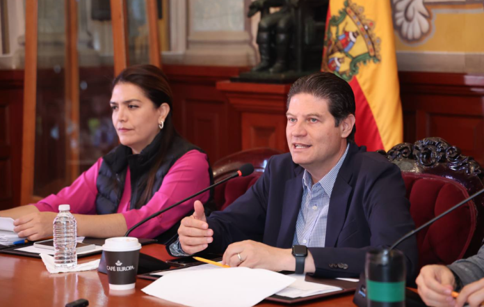 Reconoce Ayuntamiento de Morelia labor de trabajadores municipales y otorga 57 jubilaciones