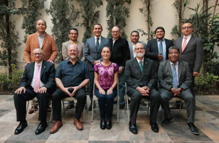 Se reúne Claudia Sheinbaum con representantes de más de 30 mil templos de la comunidad Evangélica del país