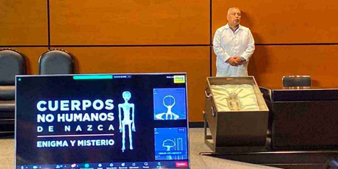 Jaime Maussan presenta 