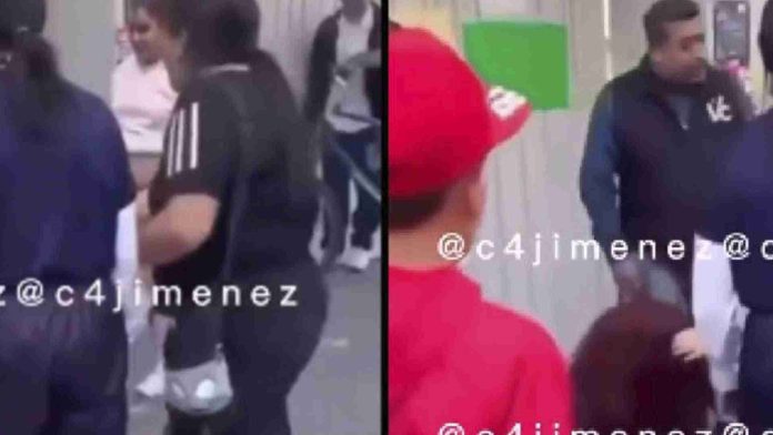Mujer golpea brutalmente a adolescente afuera de una secundaria