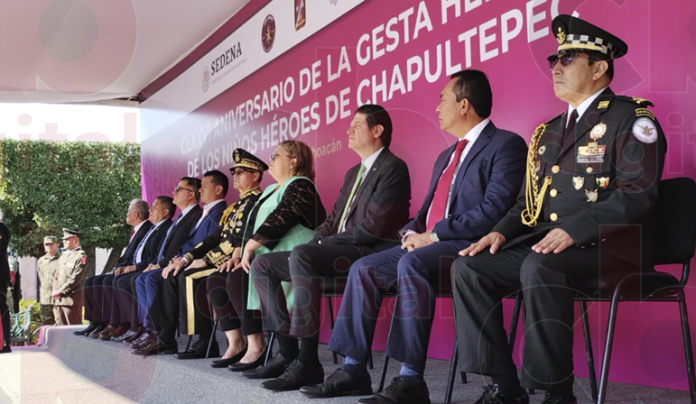 Conmemoran a Niños Héroes en Morelia