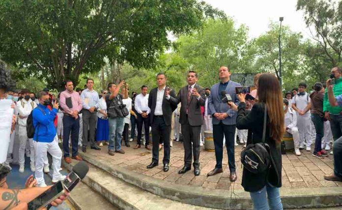 Autoridades nicolaitas atienden a estudiantes de la Facultad de Medicina, reiteran el llamado al diálogo