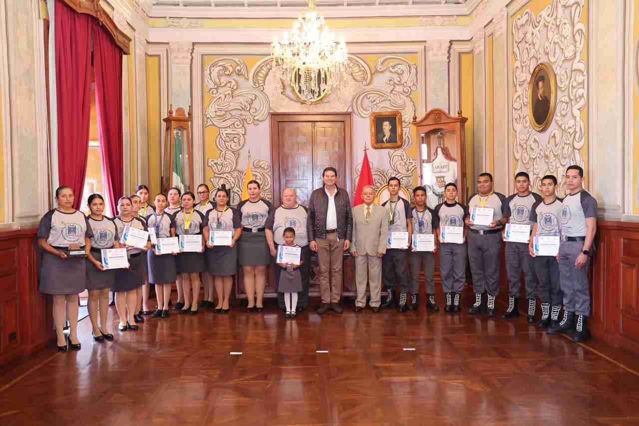 Reconoce Alfonso Martínez a integrantes del Pentatlón Deportivo Militarizado Universitario Reconoce Alfonso Martínez a integrantes del Pentatlón Deportivo Militarizado Universitario