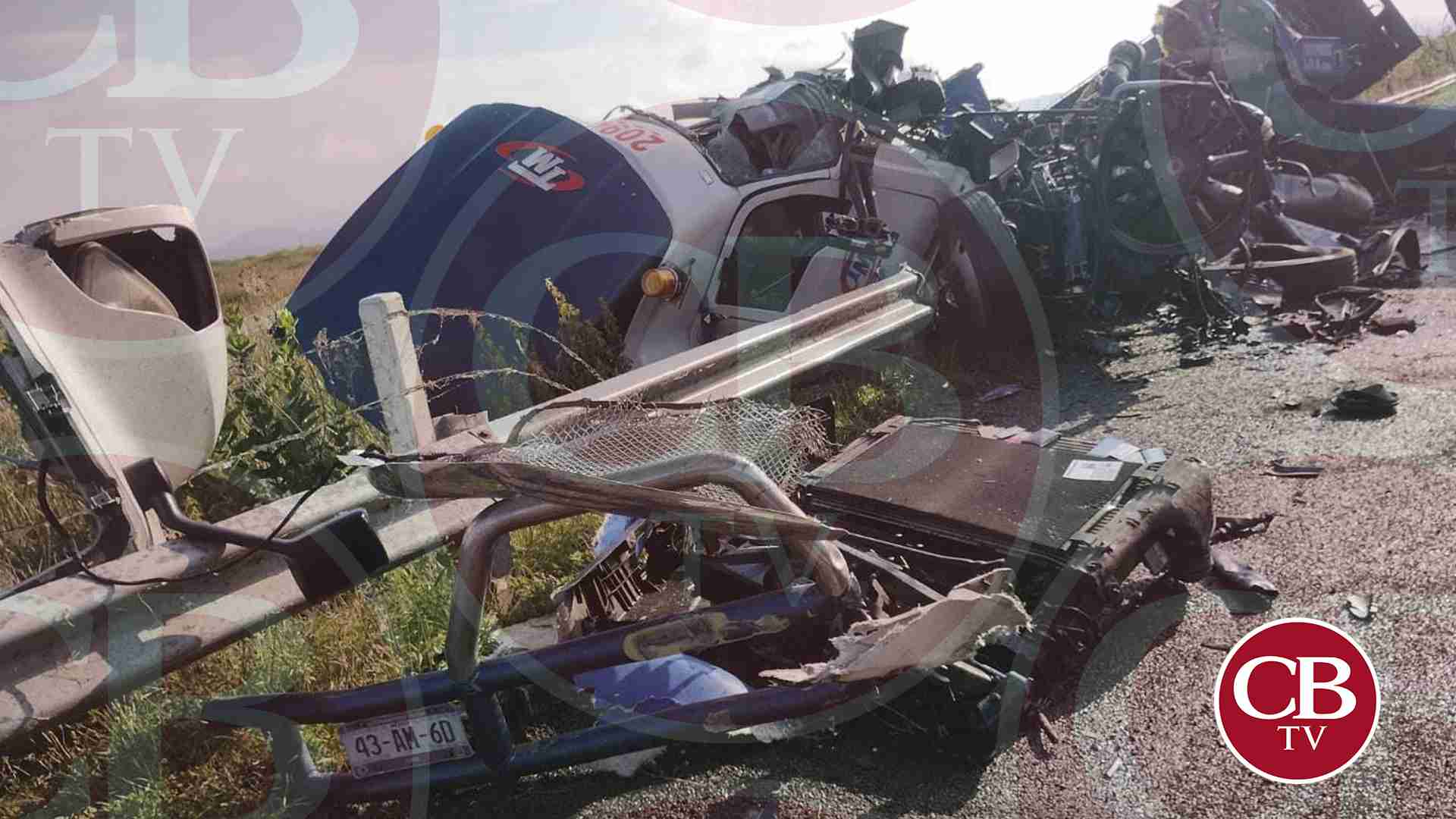 Choque de tráileres deja dos muertos en Zinapécuaro Choque de tráileres deja dos muertos en Zinapécuaro
