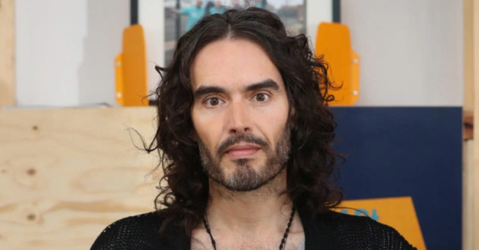 Cuatro mujeres acusan de violación al humorista Russell Brand