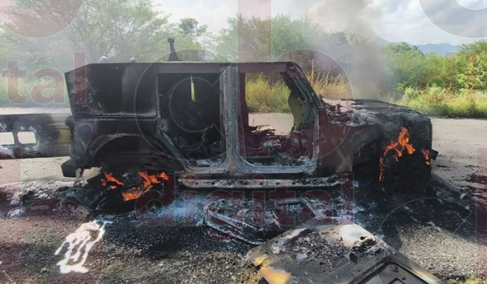 Topón entre sicarios deja un camión “monstruo” calcinado en Tumbiscatío