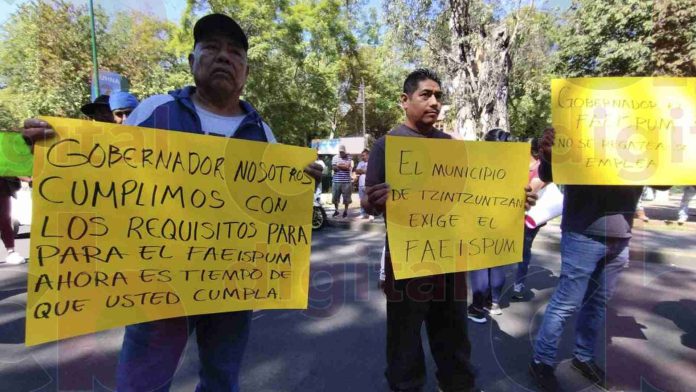 Habitantes de Tzintzuntzan exigen a Gobierno de Michoacán recursos del Faeispum