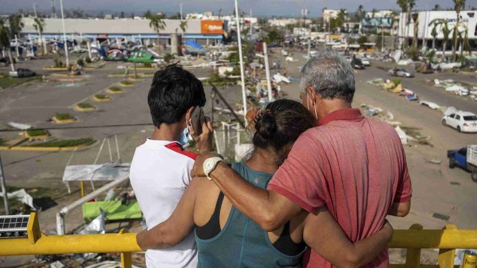 Baja el numero de victimas mortales por huracán 'Otis' en Acapulco