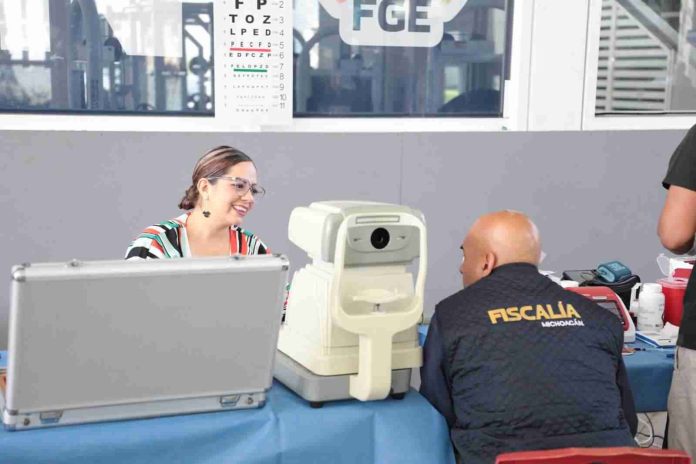 Realiza FGE jornada de salud al personal de la institución