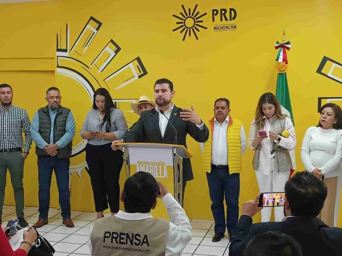 PRD Michoacán pide a AMLO no hacer campaña con siniestro en Acapulco