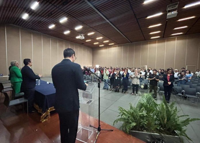 Posgrados deben estar actualizados y alineados a las demandas de la sociedad: Fonseca Madrigal
