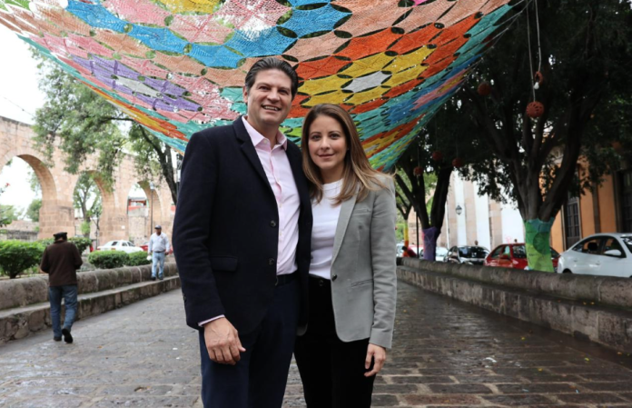 DIF Morelia visibiliza el duelo gestacional con presentación de libro y Cielo Tejido en Calzada