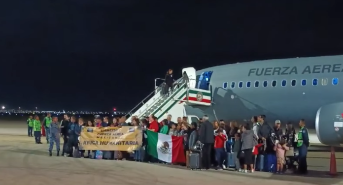 Aterriza al AIFA primer avión desde Israel con 135 mexicanos
