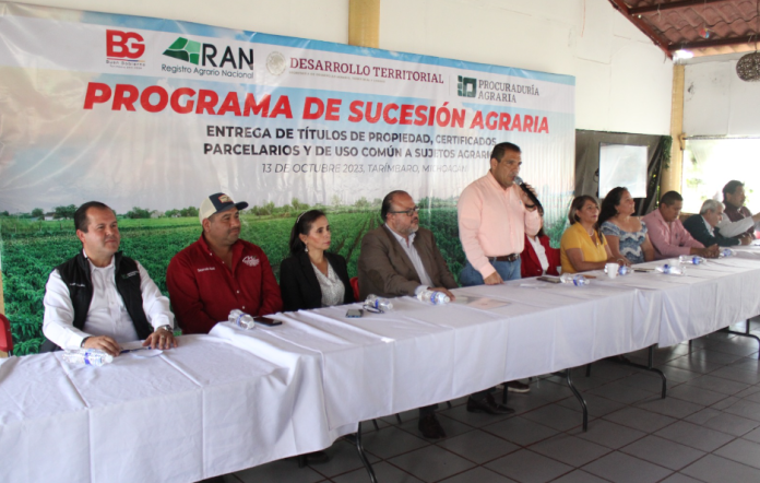 Entregan Gobierno de Tarímbaro y entidades federales, títulos de propiedad y certificados parcelarios