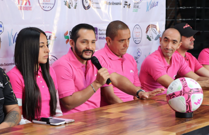 La familia del fútbol se une contra el cáncer de mama