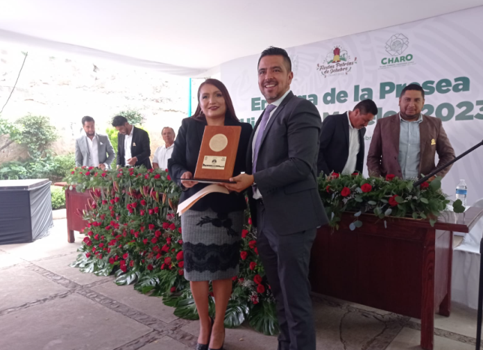 María del Carmen Ramírez Chora Magistrada de Charo, es galardonada con la Presea Hidalgo Morelos 2023