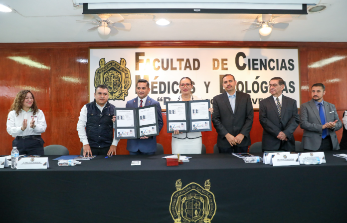 Médicos, en tiempos aciagos han mostrado su amor por bata blanca: UMSNH