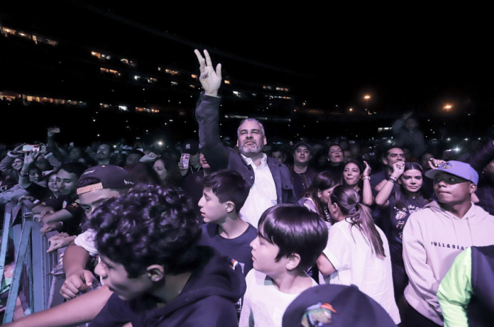 Jalo es la política pública de los jóvenes, vienen más proyectos: Bedolla