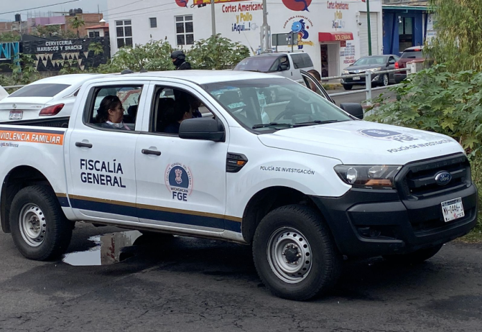 Asaltan a cuentahabientes, le quitan 100 mil pesos y hieren a taxista