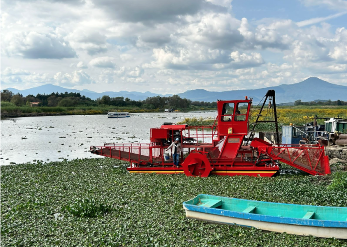 Compesca invierte 11 mdp para limpieza del lago de Pátzcuaro