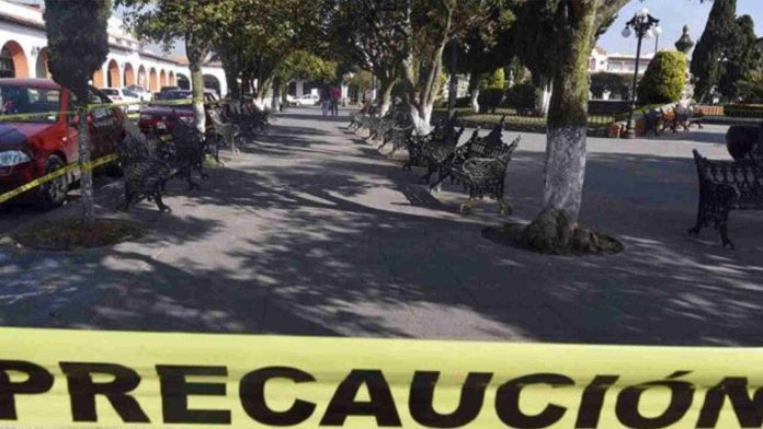 Grupo armado ataca a pareja que habría salido a pasear en su vehículo