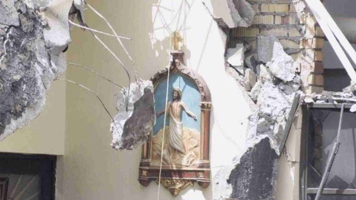 Imagen de Jesús queda intacta tras derrumbe de iglesia en Tamaulipas