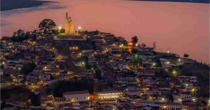 Transporte público en Pátzcuaro se limitará al 50% para liberar vialidades en noche de Ánimas